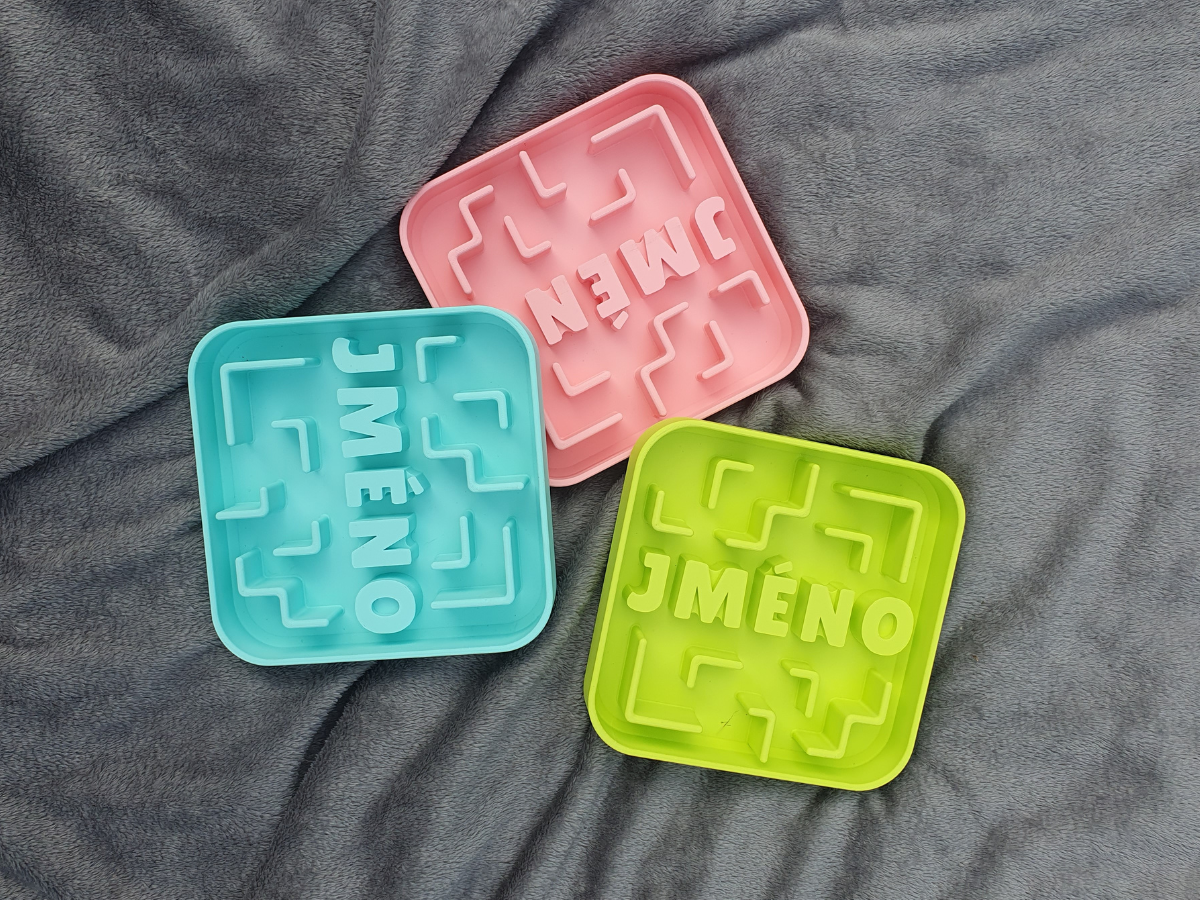 3 medium sized puzzle bowls in various colours